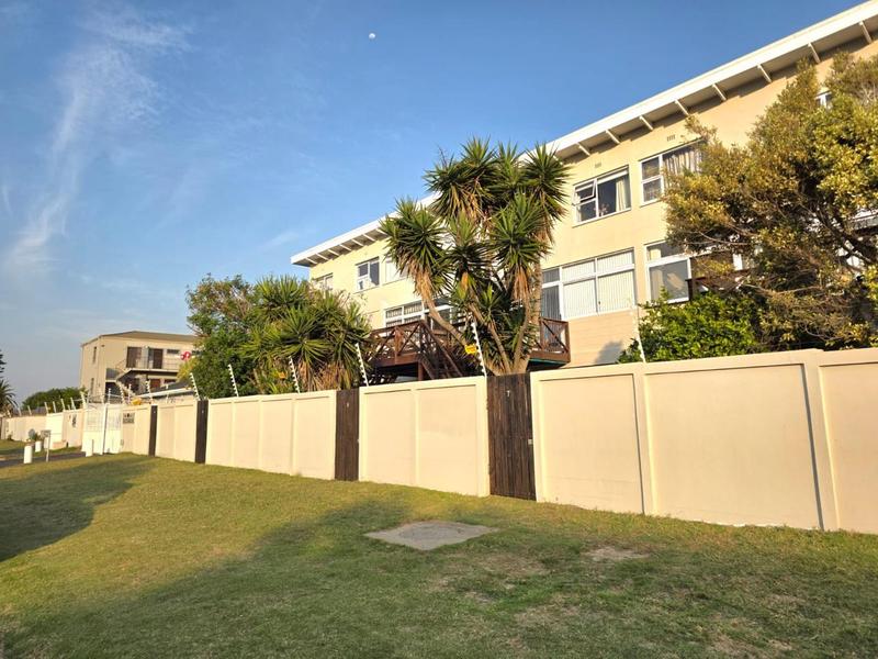 To Let 2 Bedroom Property for Rent in Bloubergrant Western Cape